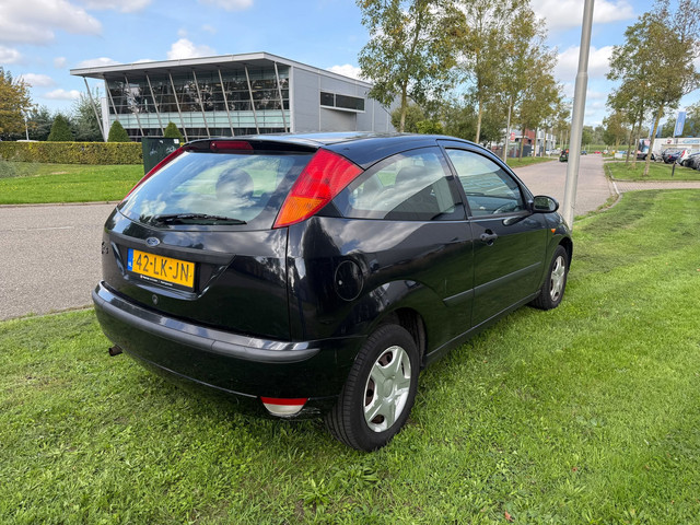 Foto 7 van Ford Focus 1.4-16V Cool Edition
