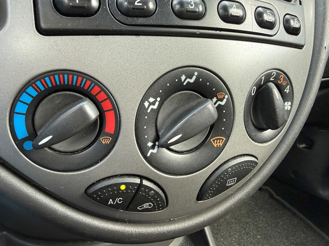 Foto 3 van Ford Focus 1.4-16V Cool Edition