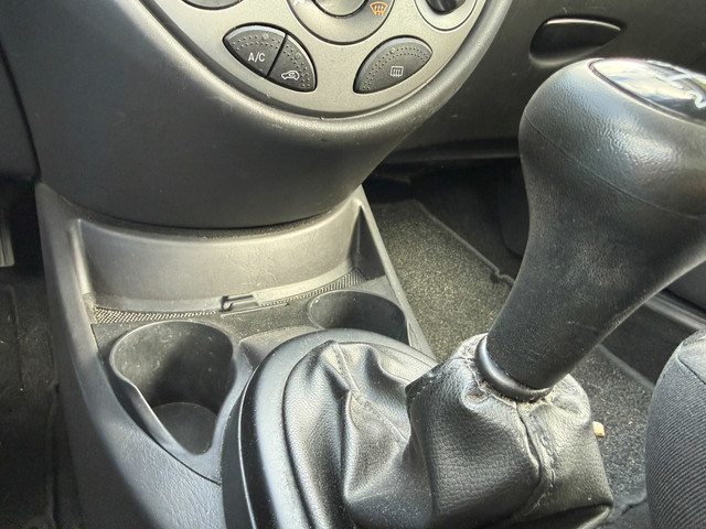 Foto 2 van Ford Focus 1.4-16V Cool Edition