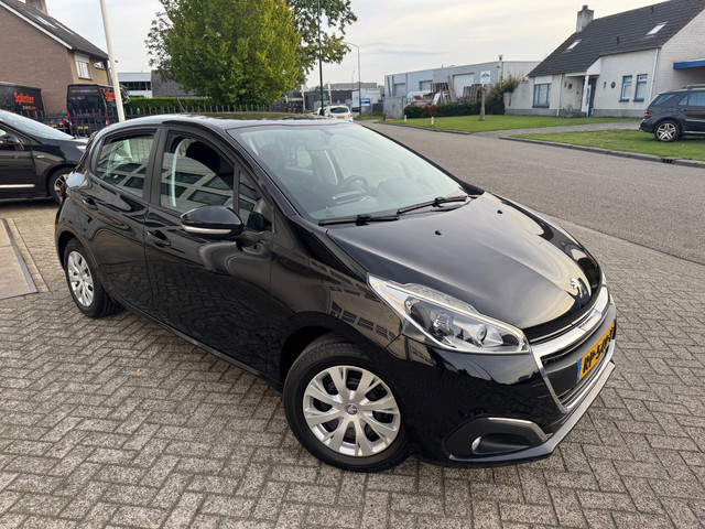 Foto 7 van Peugeot 208 1.2 PureTech Blue Lion Airco,Pdc ,Navigatie