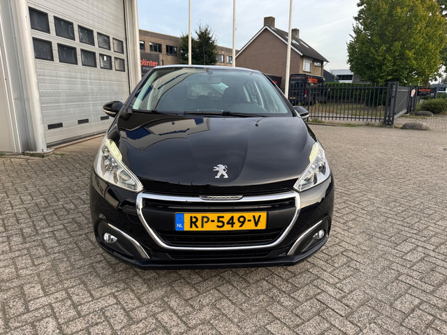 Foto 9 van Peugeot 208 1.2 PureTech Blue Lion Airco,Pdc ,Navigatie