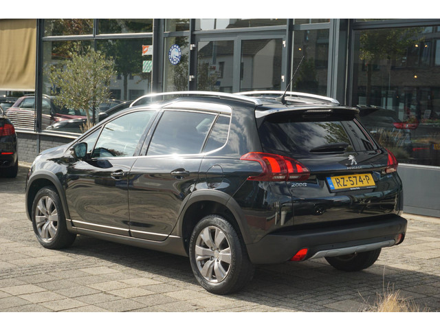 Foto 10 van Peugeot 2008 1.2 PureTech Allure