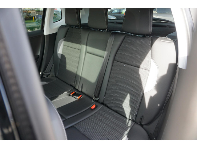 Foto 4 van Peugeot 2008 1.2 PureTech Allure