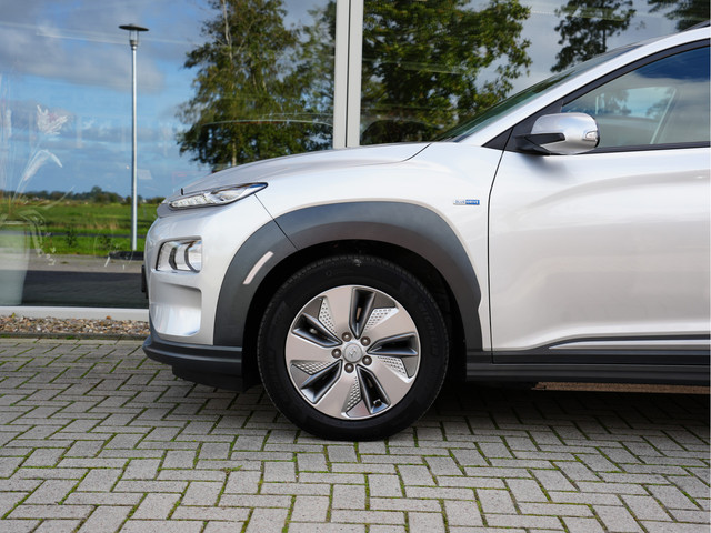 Foto 3 van Hyundai KONA EV Fashion 64 kWh | SOH 96% | Head-up display | Cruise control adaptief met stop&go |