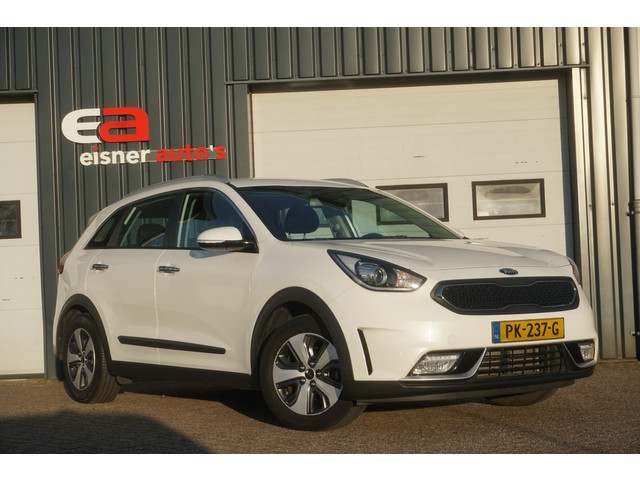Foto 10 van Kia Niro 1.6 GDi Hybrid DynamicLine | CAMERA | TREKHAAK | WIT METALLIC |