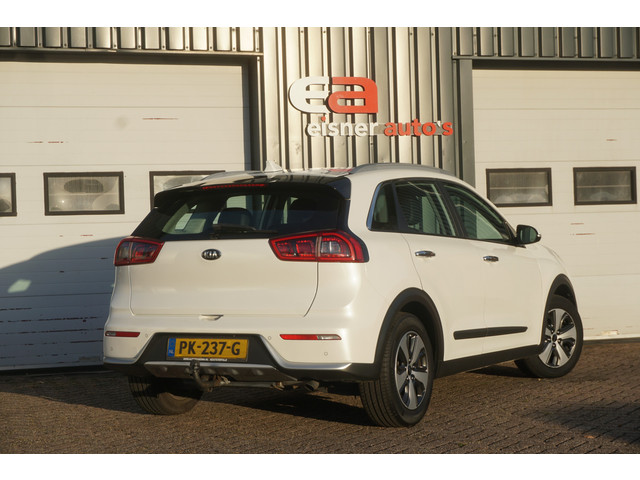 Foto 8 van Kia Niro 1.6 GDi Hybrid DynamicLine | CAMERA | TREKHAAK | WIT METALLIC |
