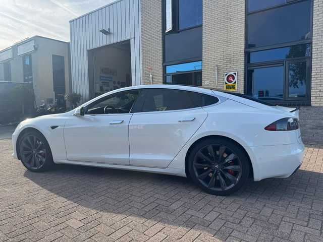 Foto 4 van Tesla Model S 75D Base- panodak- vol fijne en luxe opties