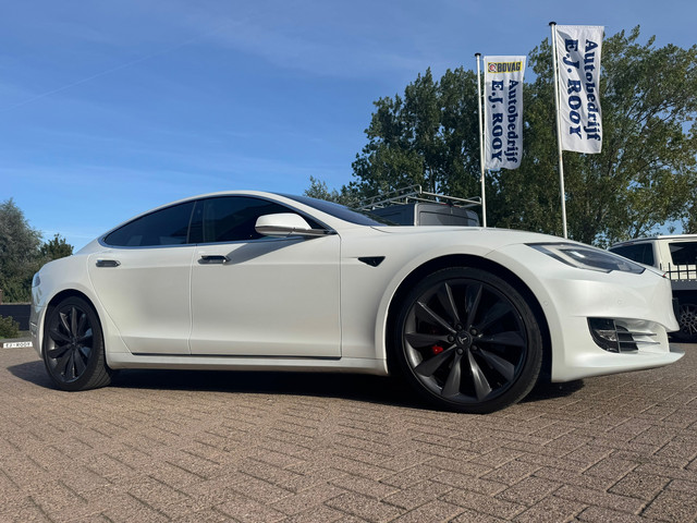 Foto 7 van Tesla Model S 75D Base- panodak- vol fijne en luxe opties