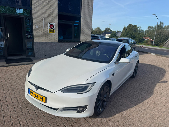 Foto 10 van Tesla Model S 75D Base- panodak- vol fijne en luxe opties