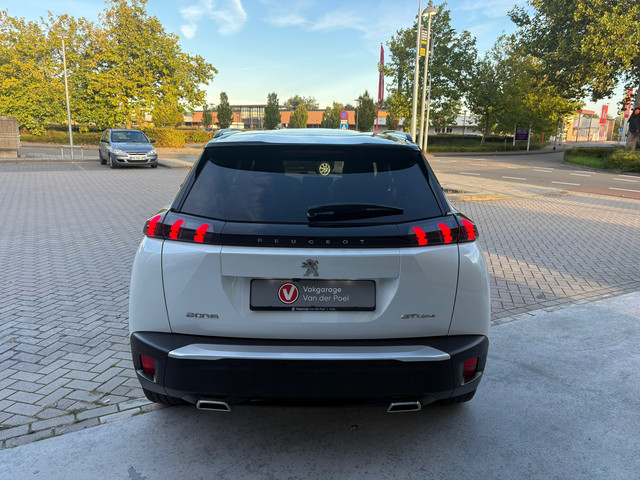 Foto 4 van Peugeot 2008 1.2 PureTech GT-line