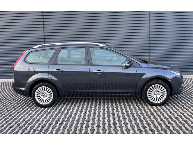 Foto 10 van Ford Focus Wagon 1.6 Titanium | Navigatie | Climate Control