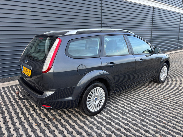 Foto 6 van Ford Focus Wagon 1.6 Titanium | Navigatie | Climate Control