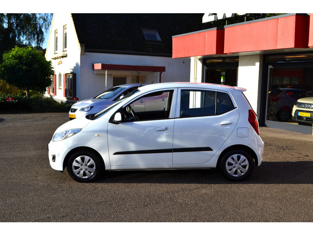 Foto 10 van Hyundai i10 1.1 i-Drive Cool, 5 Drs, Airco, NL-auto, 1e eigenaar ! 12.700 km ! Uniek !