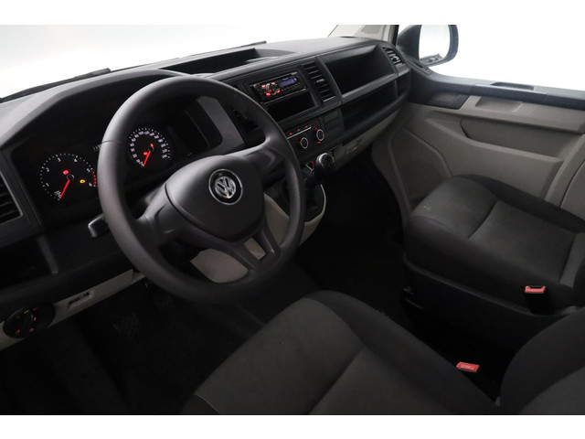 Foto 2 van Volkswagen Transporter Kombi 2.0 TDI L2H1 9P -Motor defect-
