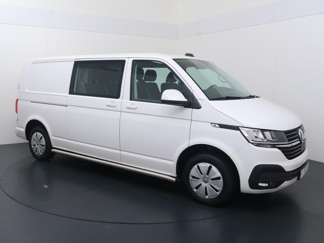 Foto 2 van Volkswagen Transporter 2.0 TDI L2H1 30 DC Highline | 110 pk | Trekhaak | Airco | Cruise control | Na