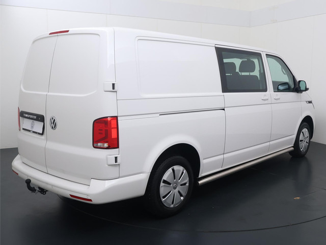 Foto 4 van Volkswagen Transporter 2.0 TDI L2H1 30 DC Highline | 110 pk | Trekhaak | Airco | Cruise control | Na