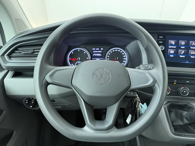 Foto 6 van Volkswagen Transporter 2.0 TDI L2H1 30 DC Highline | 110 pk | Trekhaak | Airco | Cruise control | Na