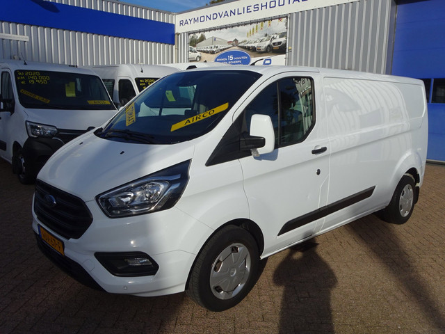Foto 3 van Ford Transit Custom 300 2.0 TDCI L2H1 Trend AUTOMAAT 3 ZITTER GROOT SCHERM