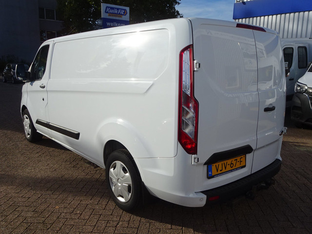 Foto 4 van Ford Transit Custom 300 2.0 TDCI L2H1 Trend AUTOMAAT 3 ZITTER GROOT SCHERM