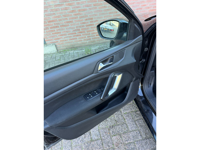 Foto 6 van Peugeot 308 SW 1.6 BlueHDI Blue Lease Pack