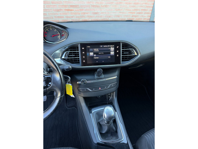 Foto 8 van Peugeot 308 SW 1.6 BlueHDI Blue Lease Pack