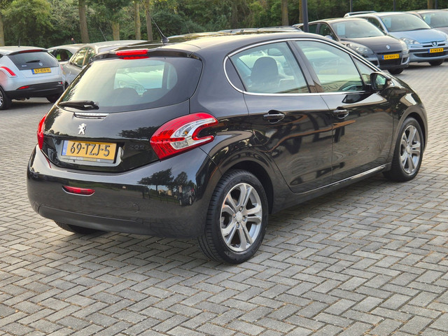 Foto 3 van Peugeot 208 1.4 VTi Allure I Clima I Scherm I NAP!
