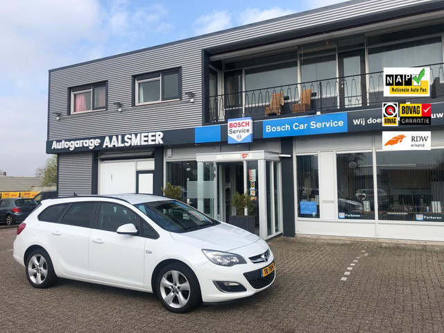 Foto 10 van Opel Astra Sports Tourer 1.4 Turbo Anniversary Edition / Lm Velgen / Jaar Apk / Navi  / Trekhaak /