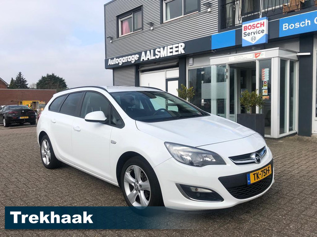 Foto 9 van Opel Astra Sports Tourer 1.4 Turbo Anniversary Edition / Lm Velgen / Jaar Apk / Navi  / Trekhaak /