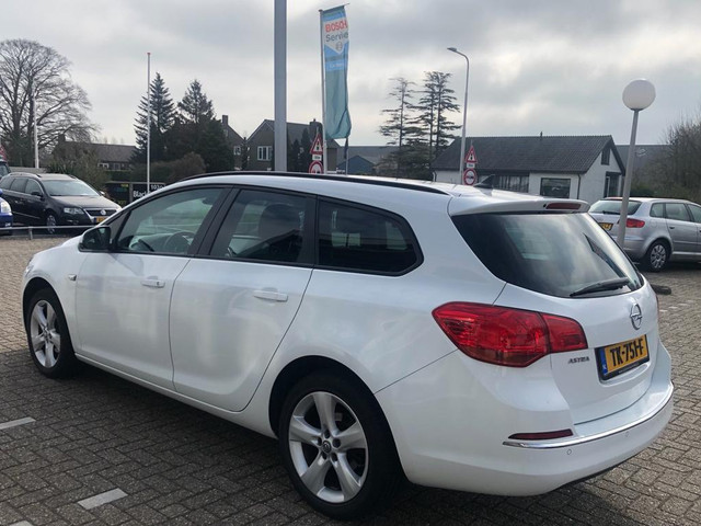 Foto 5 van Opel Astra Sports Tourer 1.4 Turbo Anniversary Edition / Lm Velgen / Jaar Apk / Navi  / Trekhaak /