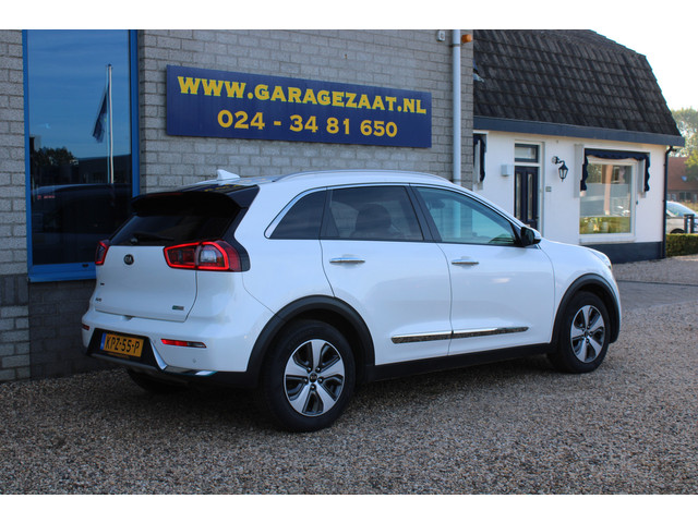 Foto 3 van Kia Niro 1.6 GDi PHEV DynamicLine Trekhaak Clima Navi Stoel- stuurverwarming