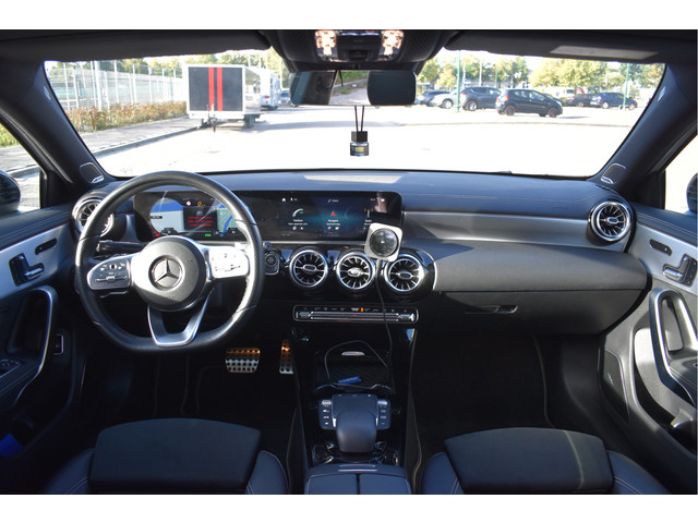 Mercedes-Benz A-Klasse 250 e Business Solution AMG Limited 218 pk | Zéér vol | 360 gr.camera | Massa