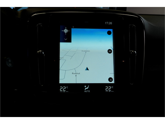 Foto 5 van Volvo XC40 1.5 T4 Recharge 155kW/211pk DCT7 Inscription PANORAMADAK + EL.TREKHAAK + ADAPT.CRUISE + P