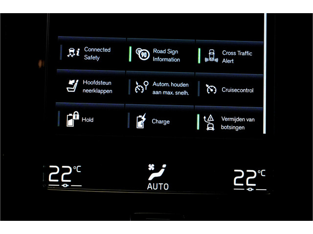 Foto 10 van Volvo XC40 1.5 T4 Recharge 155kW/211pk DCT7 Inscription PANORAMADAK + EL.TREKHAAK + ADAPT.CRUISE + P