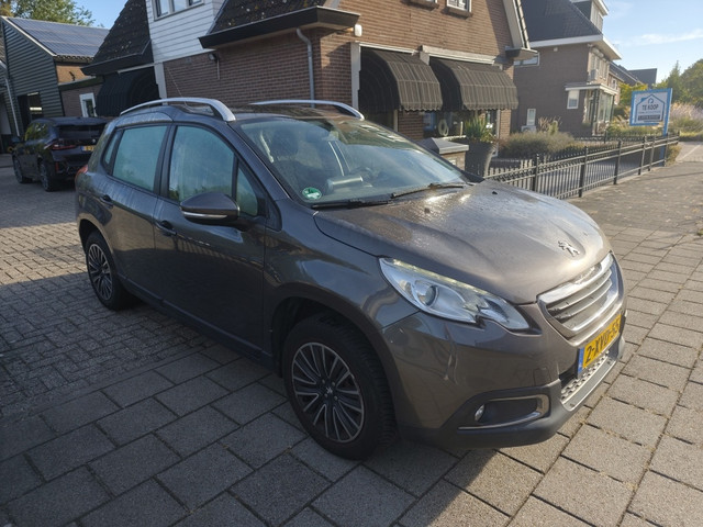 Foto 10 van Peugeot 2008 1.2 PureTech Active (bj 2014)