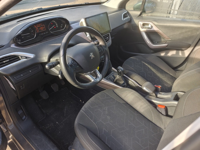 Foto 4 van Peugeot 2008 1.2 PureTech Active (bj 2014)