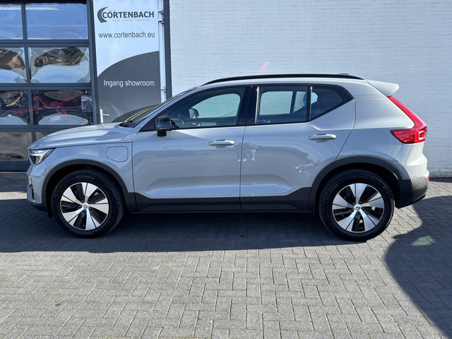 Foto 2 van Volvo XC40 1.5 T4 Plug-in hybrid Plus Dark | Zwenkbare trekhaak | Adaptieve cruise | Harman Kardon |