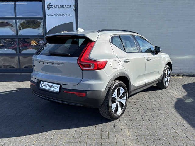 Foto 4 van Volvo XC40 1.5 T4 Plug-in hybrid Plus Dark | Zwenkbare trekhaak | Adaptieve cruise | Harman Kardon |