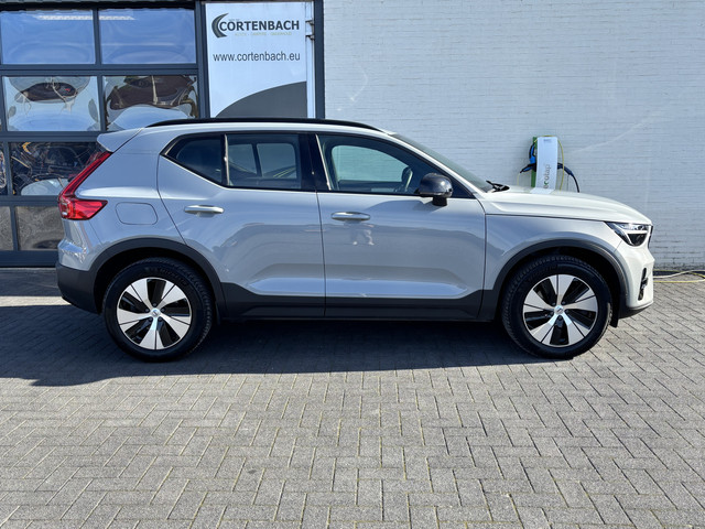 Foto 5 van Volvo XC40 1.5 T4 Plug-in hybrid Plus Dark | Zwenkbare trekhaak | Adaptieve cruise | Harman Kardon |