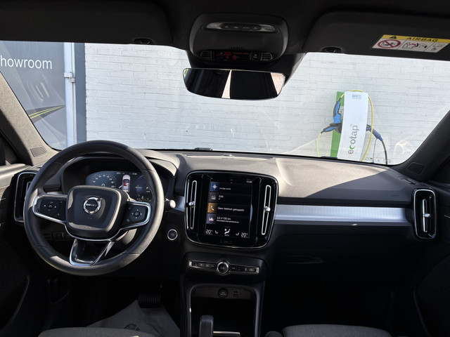 Foto 7 van Volvo XC40 1.5 T4 Plug-in hybrid Plus Dark | Zwenkbare trekhaak | Adaptieve cruise | Harman Kardon |