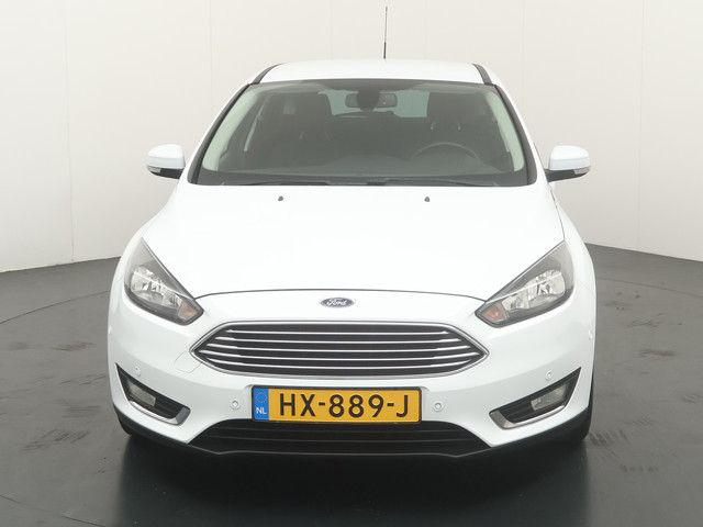 Foto 4 van Ford Focus 125PK Titanium Edition 5DRS | Trekhaak | Privacy glass | 17-inch | All seasonsbanden |