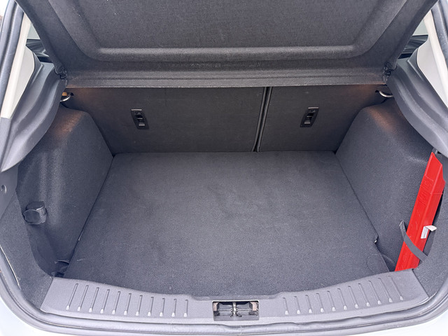 Foto 3 van Ford Focus 125PK Titanium Edition 5DRS | Trekhaak | Privacy glass | 17-inch | All seasonsbanden |