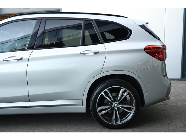 Foto 6 van BMW X1 sDrive20i M Sport / Head-up / Pano