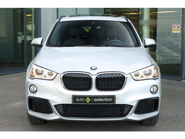 Foto 3 van BMW X1 sDrive20i M Sport / Head-up / Pano
