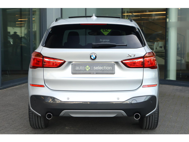 Foto 2 van BMW X1 sDrive20i M Sport / Head-up / Pano