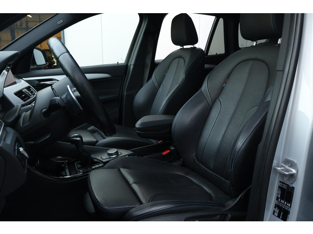 BMW X1 sDrive20i M Sport / Head-up / Pano