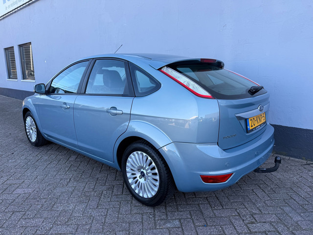 Foto 2 van Ford Focus 1.8 Limited - Lederen Interieur - Trekhaak