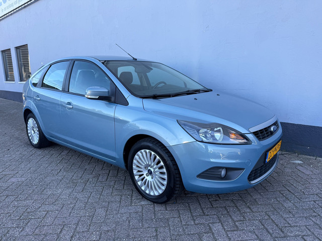 Foto 3 van Ford Focus 1.8 Limited - Lederen Interieur - Trekhaak