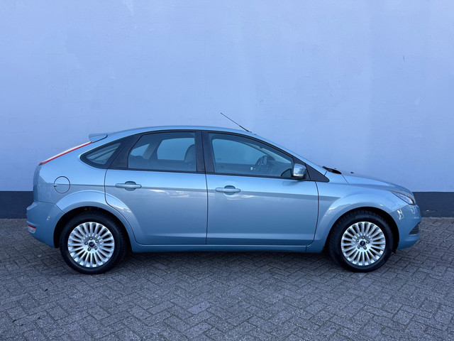 Foto 4 van Ford Focus 1.8 Limited - Lederen Interieur - Trekhaak