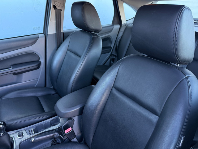 Foto 7 van Ford Focus 1.8 Limited - Lederen Interieur - Trekhaak