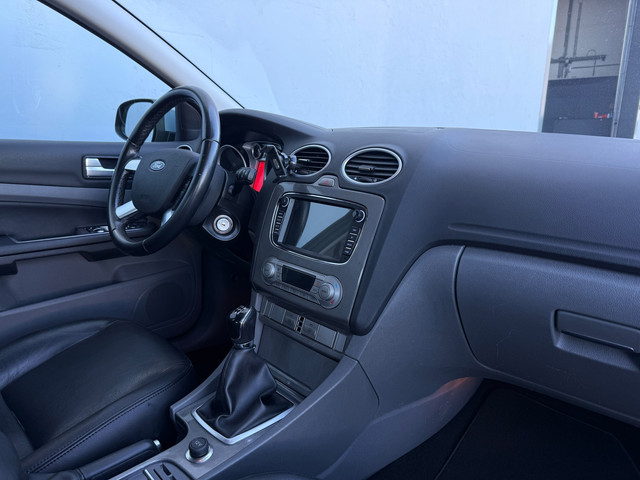Foto 10 van Ford Focus 1.8 Limited - Lederen Interieur - Trekhaak
